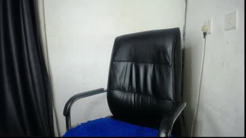 Snapshot of ebony_petitegirl chatting on June 25, 2026, 6:45 pm Lilly online show from June 25, 2026, 6:45 pm