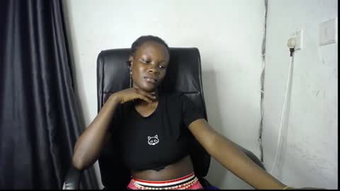 Snapshot of ebony_petitegirl chatting on July 3, 2026, 10:49 pm Lilly online show from July 3, 2026, 10:49 pm