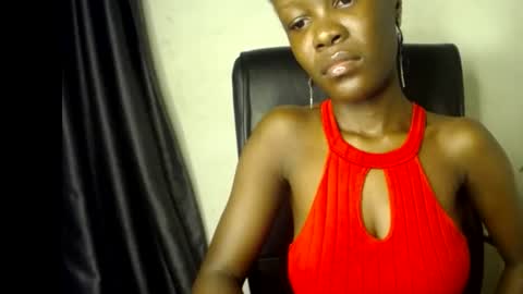 Snapshot of ebony_petitegirl chatting on July 17, 2026, 9:52 pm Lilly online show from July 17, 2026, 9:52 pm