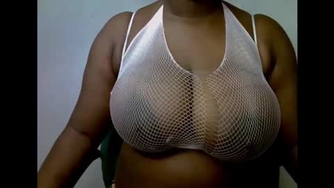 Snapshot of ebony_plumx12 chatting on September 18, 2025, 1:02 pm Prisy online show from September 18, 2025, 1:02 pm