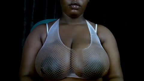 Snapshot of ebony_plumx12 chatting on October 6, 2025, 7:00 pm Prisy online show from October 6, 2025, 7:00 pm