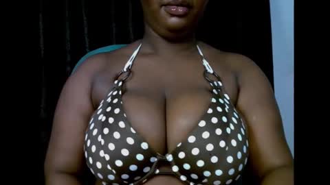 Snapshot of ebony_plumx12 chatting on October 18, 2025, 5:35 pm Prisy online show from October 18, 2025, 5:35 pm