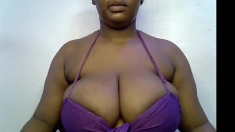 Snapshot of ebony_plumx12 chatting on November 5, 2025, 11:16 pm Prisy online show from November 5, 2025, 11:16 pm