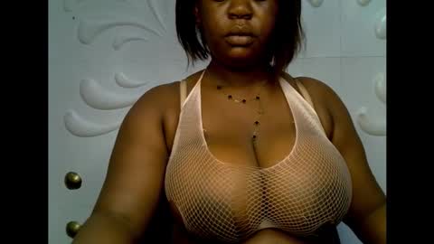 Snapshot of ebony_plumx12 chatting on November 20, 2025, 7:19 am Prisy online show from November 20, 2025, 7:19 am