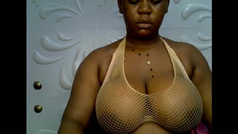 Snapshot of ebony_plumx12 chatting on November 23, 2025, 8:14 am Prisy online show from November 23, 2025, 8:14 am