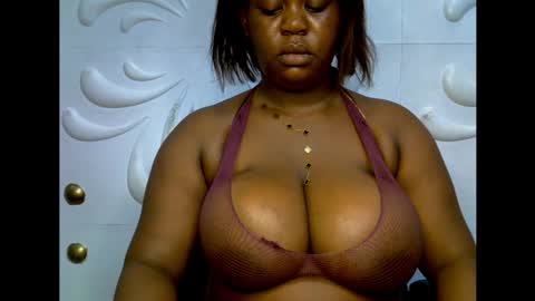 Snapshot of ebony_plumx12 chatting on November 23, 2025, 8:19 pm Prisy online show from November 23, 2025, 8:19 pm