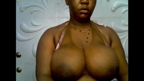 Snapshot of ebony_plumx12 chatting on November 24, 2025, 6:40 pm Prisy online show from November 24, 2025, 6:40 pm