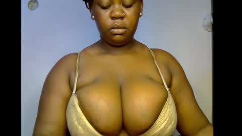 Snapshot of ebony_plumx12 chatting on December 16, 2025, 6:40 am Prisy online show from December 16, 2025, 6:40 am