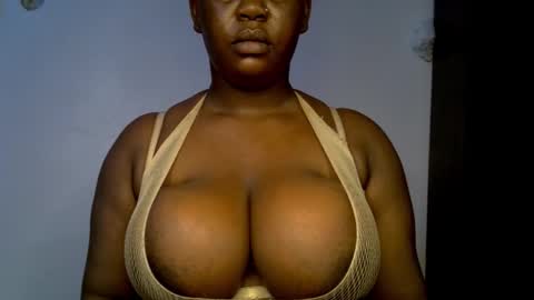 Snapshot of ebony_plumx12 chatting on December 16, 2025, 6:46 pm Prisy online show from December 16, 2025, 6:46 pm