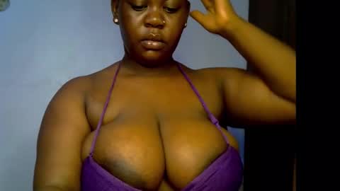 Snapshot of ebony_plumx12 chatting on December 22, 2025, 9:06 am Prisy online show from December 22, 2025, 9:06 am