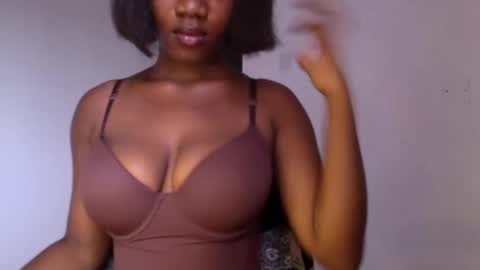 Snapshot of ebony_pussy98 chatting on March 28, 2026, 10:26 am delilah online show from March 28, 2026, 10:26 am
