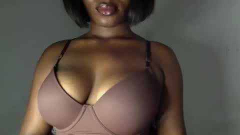 Snapshot of ebony_pussy98 chatting on April 7, 2026, 7:03 pm delilah online show from April 7, 2026, 7:03 pm