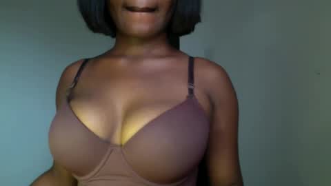 Snapshot of ebony_pussy98 chatting on April 10, 2026, 10:31 am delilah online show from April 10, 2026, 10:31 am