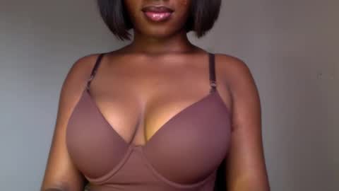 Snapshot of ebony_pussy98 chatting on April 11, 2026, 10:30 am delilah online show from April 11, 2026, 10:30 am