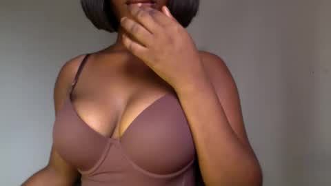 Snapshot of ebony_pussy98 chatting on April 13, 2026, 10:43 am delilah online show from April 13, 2026, 10:43 am