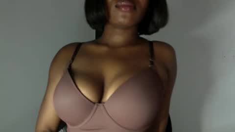 Snapshot of ebony_pussy98 chatting on April 18, 2026, 7:58 pm delilah online show from April 18, 2026, 7:58 pm