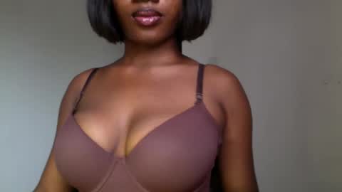 Snapshot of ebony_pussy98 chatting on April 19, 2026, 10:47 am delilah online show from April 19, 2026, 10:47 am