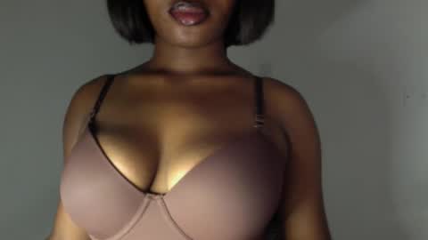 Snapshot of ebony_pussy98 chatting on April 19, 2026, 6:21 pm delilah online show from April 19, 2026, 6:21 pm