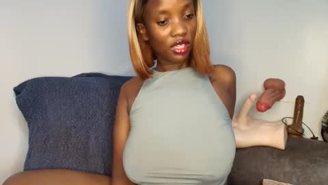 Snapshot of ebonycandymelani chatting on March 11, 2026, 3:18 pm Ebony Melanie online show from March 11, 2026, 3:18 pm