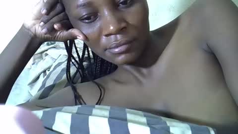 Snapshot of ebonycutegal4 chatting on February 8, 2026, 7:17 pm MELLEN online show from February 8, 2026, 7:17 pm