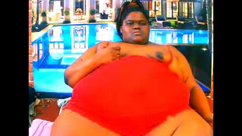 ebonyhotbuns4u2luv online show from April 15, 2026, 7:58 pm