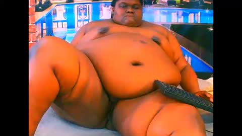ebonyhotbuns4u2luv online show from May 27, 2026, 2:03 pm