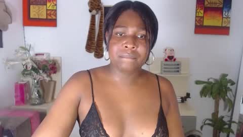 Snapshot of ebonyjdore chatting on February 28, 2025, 9:23 pm rosmary online show from February 28, 2025, 9:23 pm