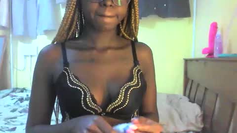 Ebonymuse2 online show from April 14, 2026, 11:16 am