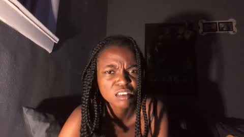 Snapshot of ebonyqueen00 chatting on September 26, 2025, 12:47 am Bliss Thee Siren online show from September 26, 2025, 12:47 am