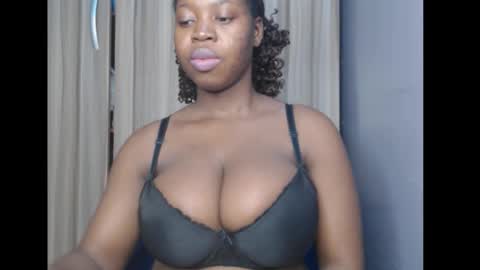 Snapshot of ebonyx_dripqueen chatting on February 6, 2026, 6:18 am Loveth online show from February 6, 2026, 6:18 am