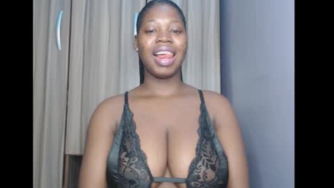 Snapshot of ebonyx_dripqueen chatting on February 17, 2026, 7:05 am Loveth online show from February 17, 2026, 7:05 am