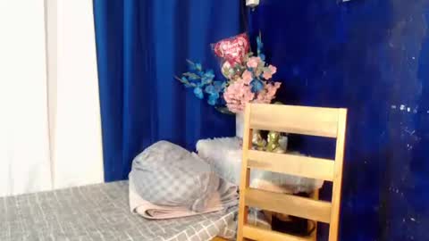 edelcum_xx online show from September 29, 2025, 7:13 am