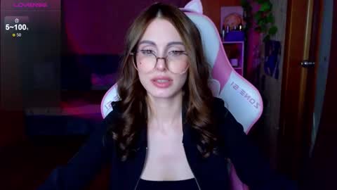 Snapshot of edelinemaher chatting on March 8, 2026, 3:38 pm Edeline online show from March 8, 2026, 3:38 pm