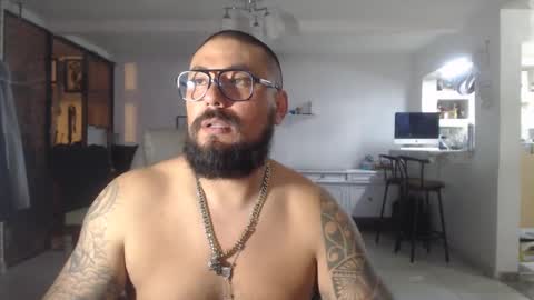 edgarram83 online show from February 8, 2025, 2:04 am