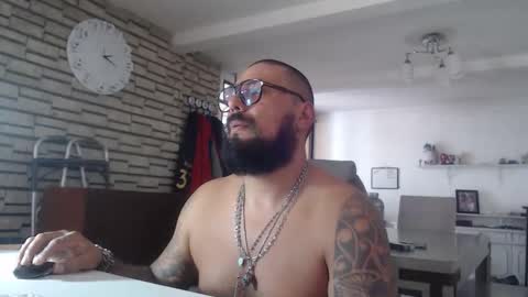 edgarram83 online show from October 7, 2025, 8:17 pm