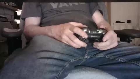 Snapshot of edged_biker chatting on April 27, 2026, 10:52 pm edged biker online show from April 27, 2026, 10:52 pm