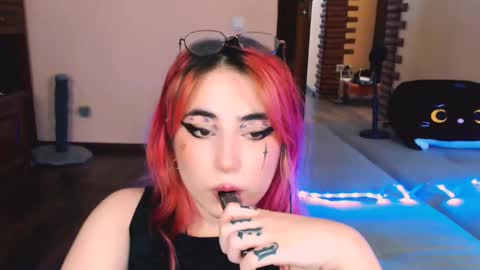 Snapshot of ediefris chatting on December 10, 2024, 8:27 pm fickle demon made of clumps of matter online show from December 10, 2024, 8:27 pm