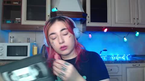 Snapshot of ediefris chatting on December 31, 2024, 1:57 am fickle demon made of clumps of matter online show from December 31, 2024, 1:57 am