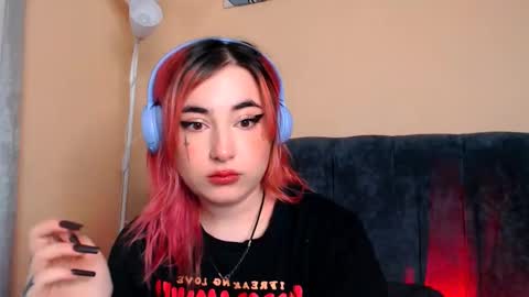 Snapshot of ediefris chatting on January 3, 2025, 11:03 am fickle demon made of clumps of matter online show from January 3, 2025, 11:03 am