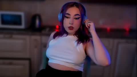 Snapshot of ediefris chatting on February 10, 2025, 11:15 am fickle demon made of clumps of matter online show from February 10, 2025, 11:15 am