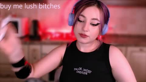 Snapshot of ediefris chatting on March 8, 2025, 8:25 pm fickle demon made of clumps of matter online show from March 8, 2025, 8:25 pm