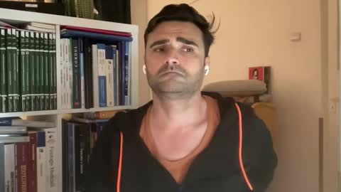 edith0puthie online show from May 3, 2026, 10:49 pm