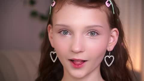 Lisa  online show from June 1, 2026, 11:28 pm