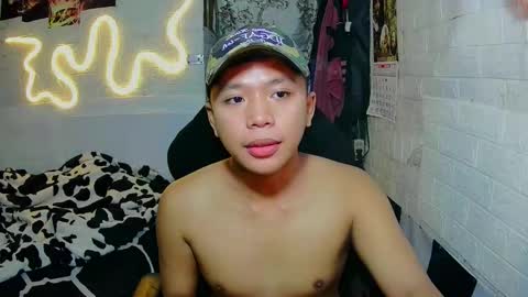 Snapshot of edrianburca052 chatting on January 19, 2026, 10:41 am urasian chub online show from January 19, 2026, 10:41 am