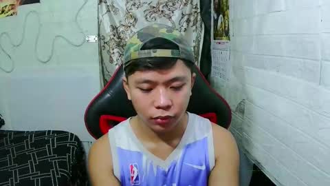 Snapshot of edrianburca052 chatting on March 11, 2026, 7:03 am urasian chub online show from March 11, 2026, 7:03 am