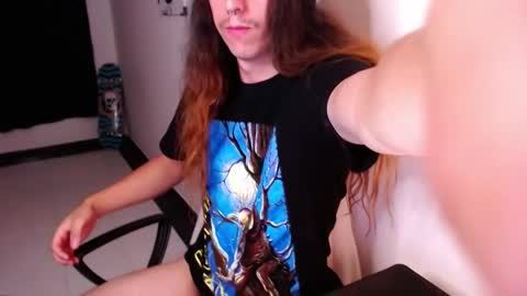 Snapshot of edward_chann chatting on December 5, 2024, 5:15 am edward_chann online show from December 5, 2024, 5:15 am