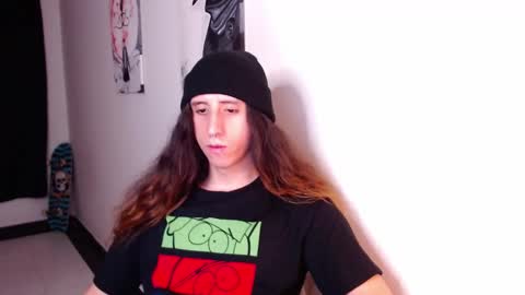 edward_chann online show from February 4, 2025, 5:10 am