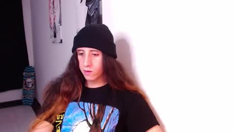 edward_chann online show from February 13, 2025, 10:11 pm