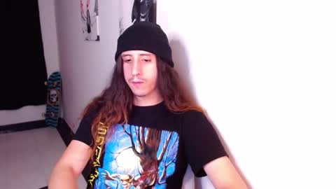 Snapshot of edward_chann chatting on March 12, 2025, 5:35 am edward_chann online show from March 12, 2025, 5:35 am