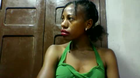 edwige770943 online show from May 11, 2026, 5:35 am
